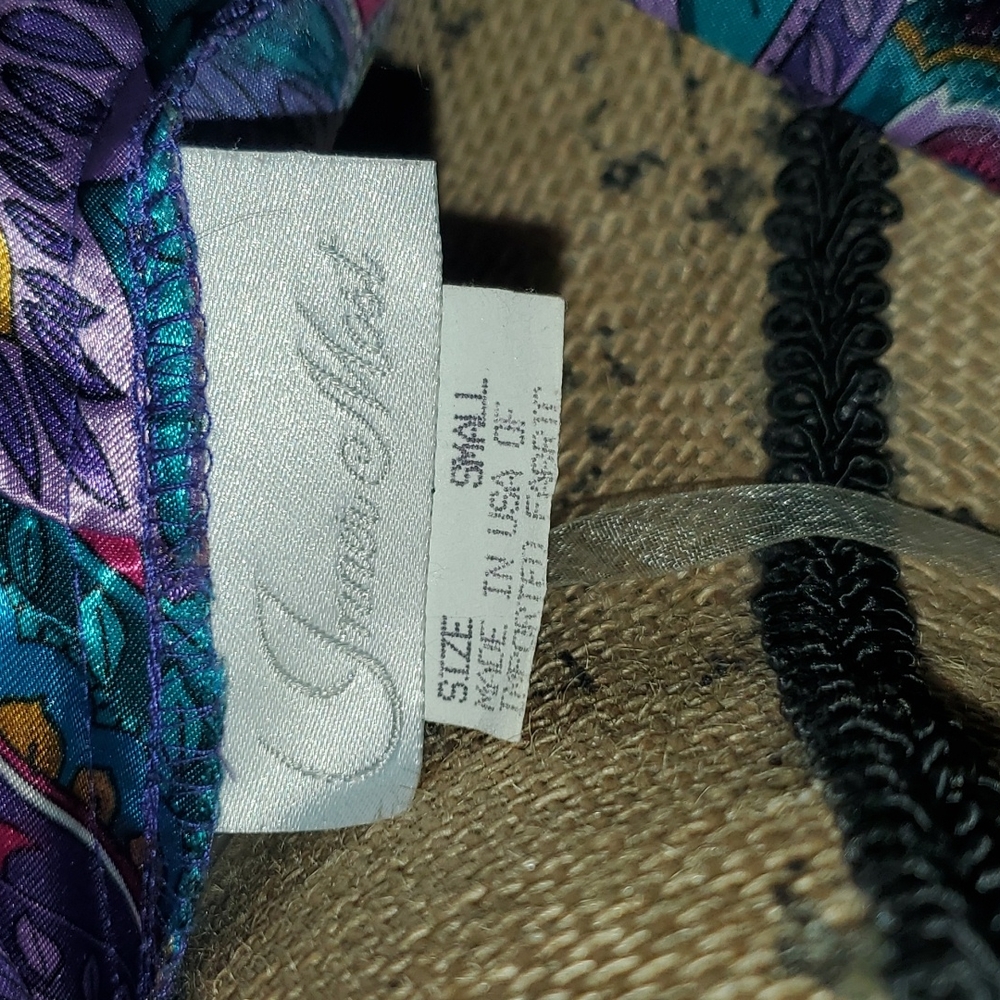 Vintage Robe - Picture 5 of 5